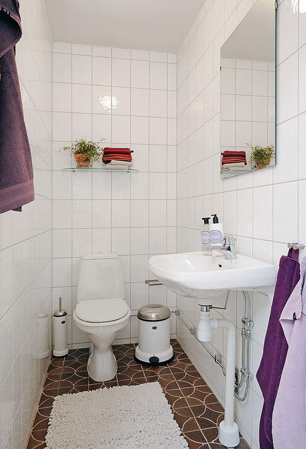 17 Delightful Small Bathroom Design Ideas