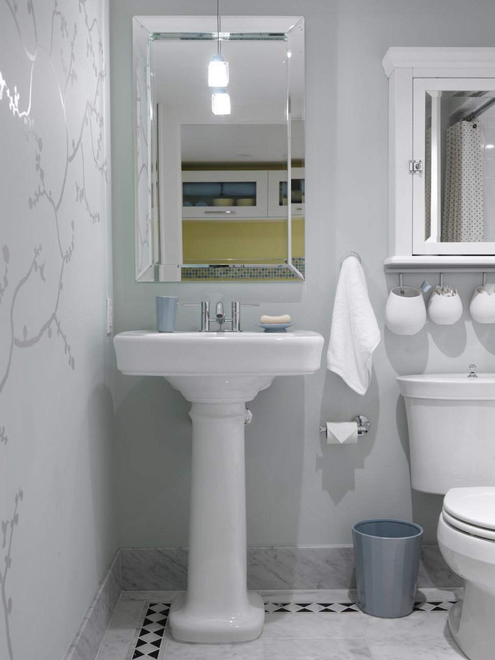 20 Small Bathroom Design Ideas Hgtv - HomeDecorish