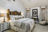 25 Best And Comfortable Farmhouse Bedroom Design Ideas