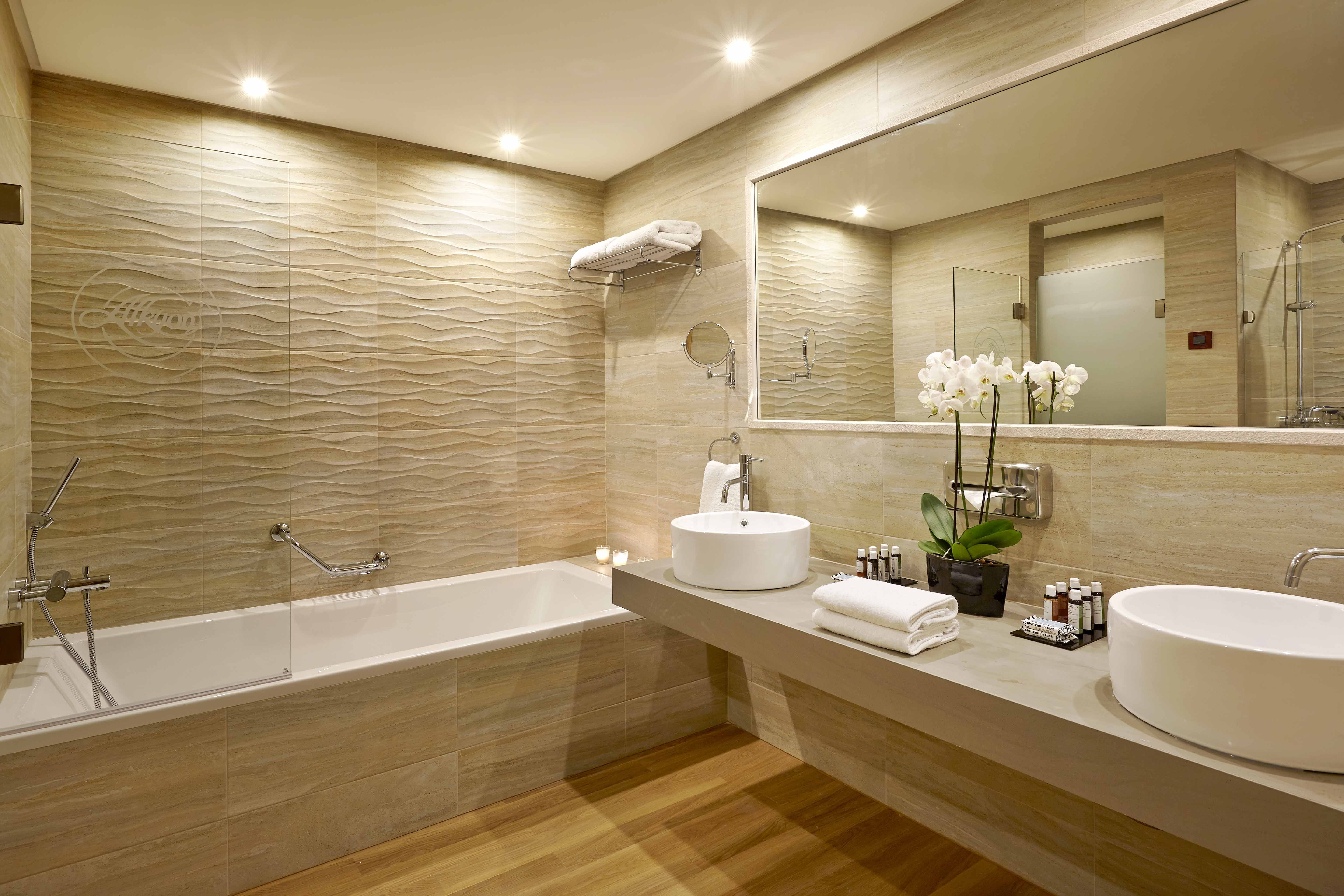 25 Best Bathroom Mirror Ideas For A Small Bathroom