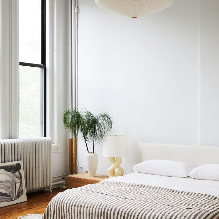 27 Minimalist Bedroom Ideas To Inspire You To Declutter