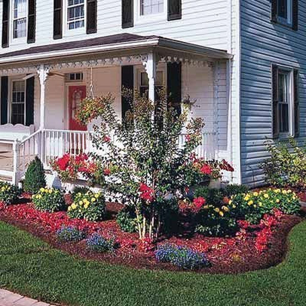 30 Gorgeous Farmhouse Landscaping Front Yard Ideas