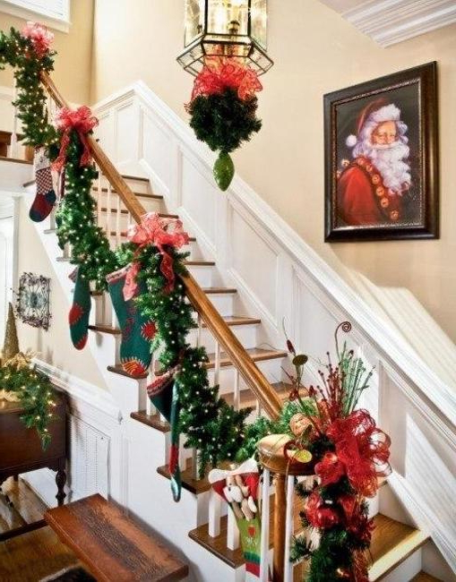 33 Christmas Decorating Ideas For Festive Staircase Designs