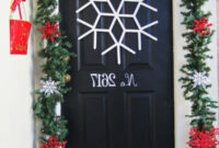 40 Christmas Door Decorations Ideas You Can Copy