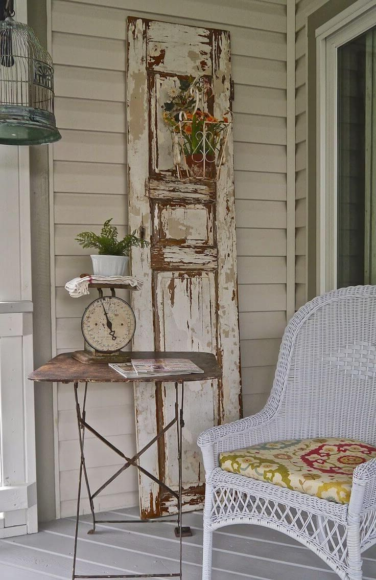 40 Rustic Vintage Porch Decor Ideas To Bring Warmth To