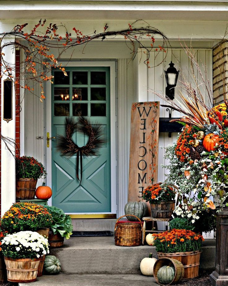 41 Cozy Thanksgiving Porch Dcor Ideas Digsdigs Fall