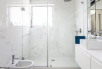 60 Elegant Small Master Bathroom Remodel Ideas 41 With