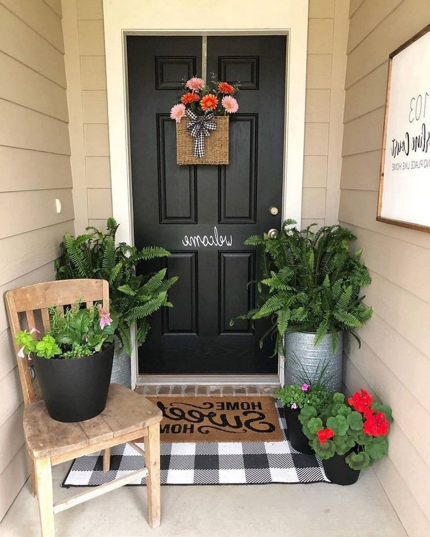 64 Beautiful And Simple Front Porch For Summer Design 27