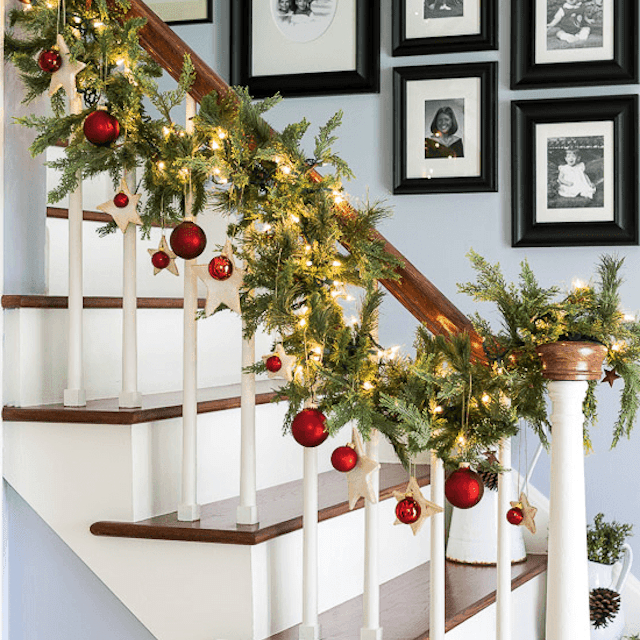 9 Beautiful Staircase Decorations For Christmas