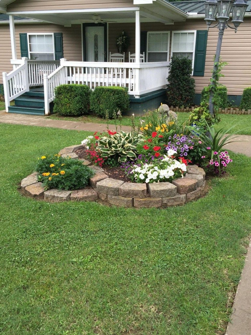 Amazing Front Yard Design With Beautiful Plant 21 Front