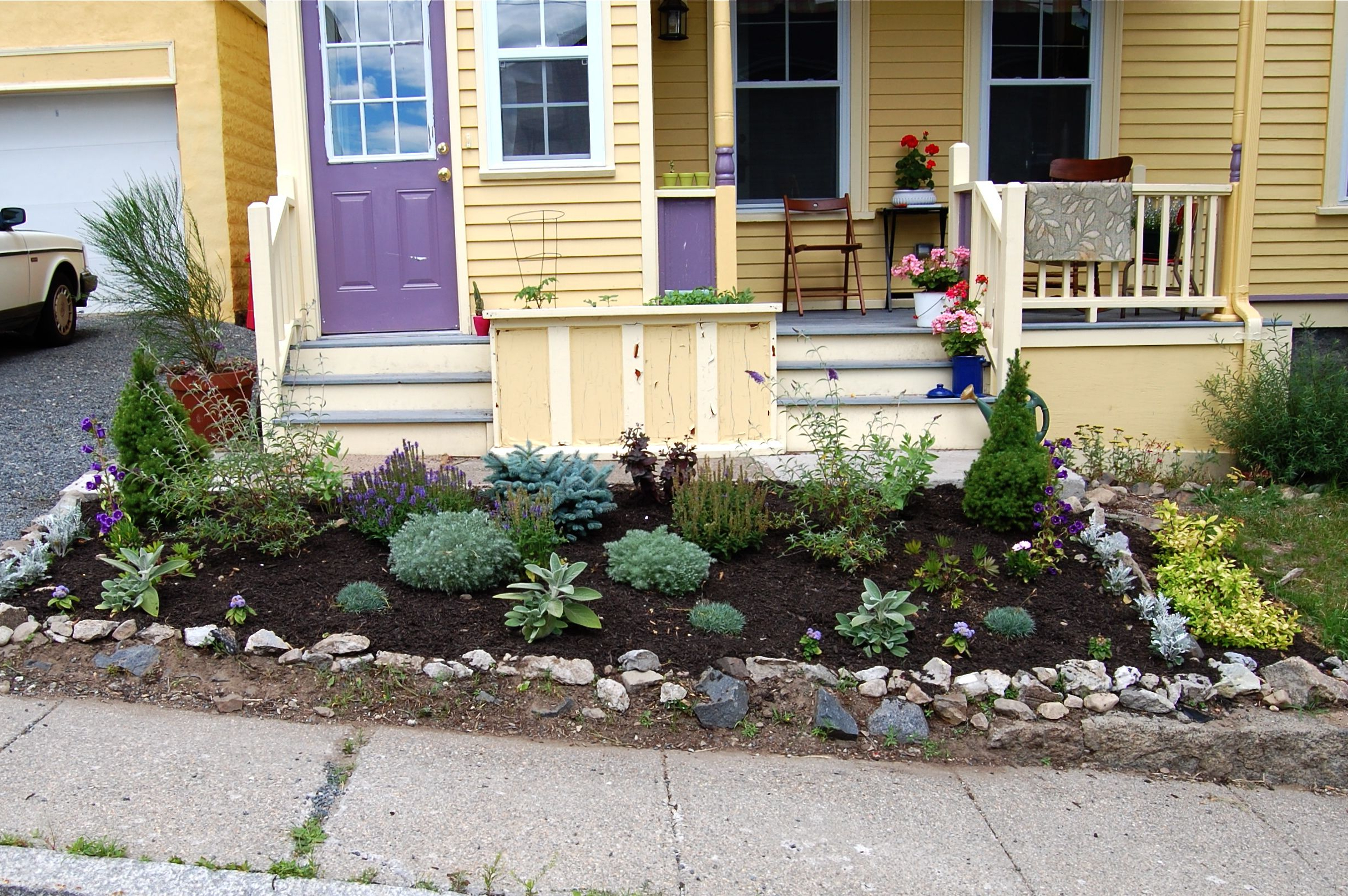 Amazing Front Yard Landscaping Ideas For A Raised Ranch
