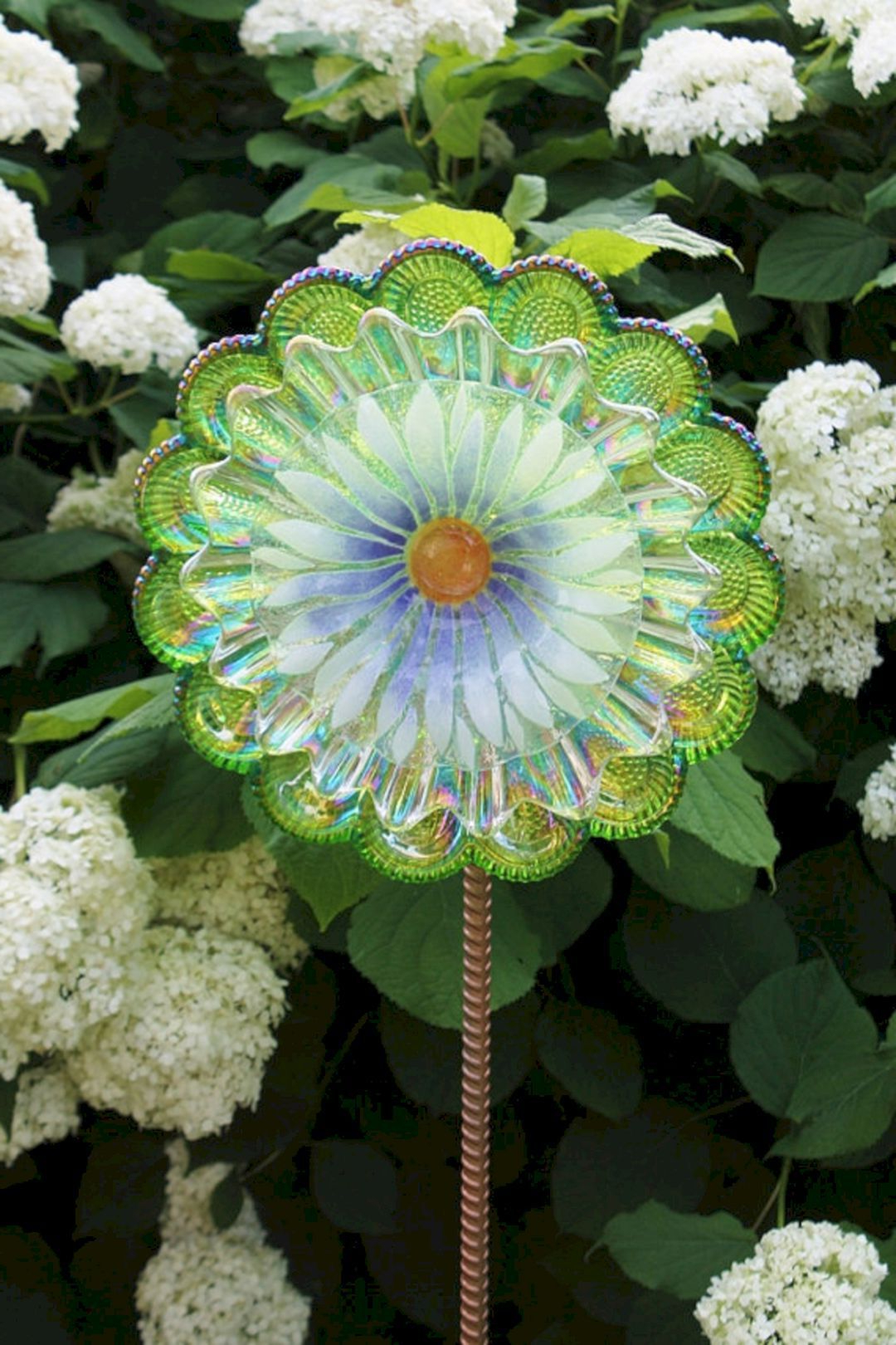 Best Glass Totems Garden Art Ideas For Beautiful Garden