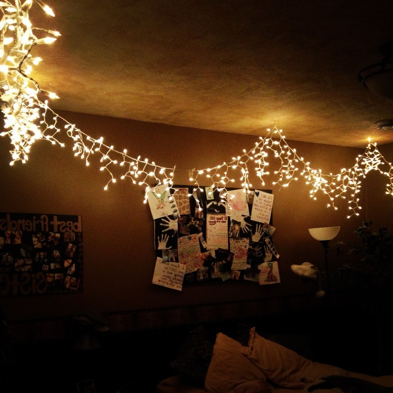 Christmas Lights Wrapping Around The Room Would Be So Cute