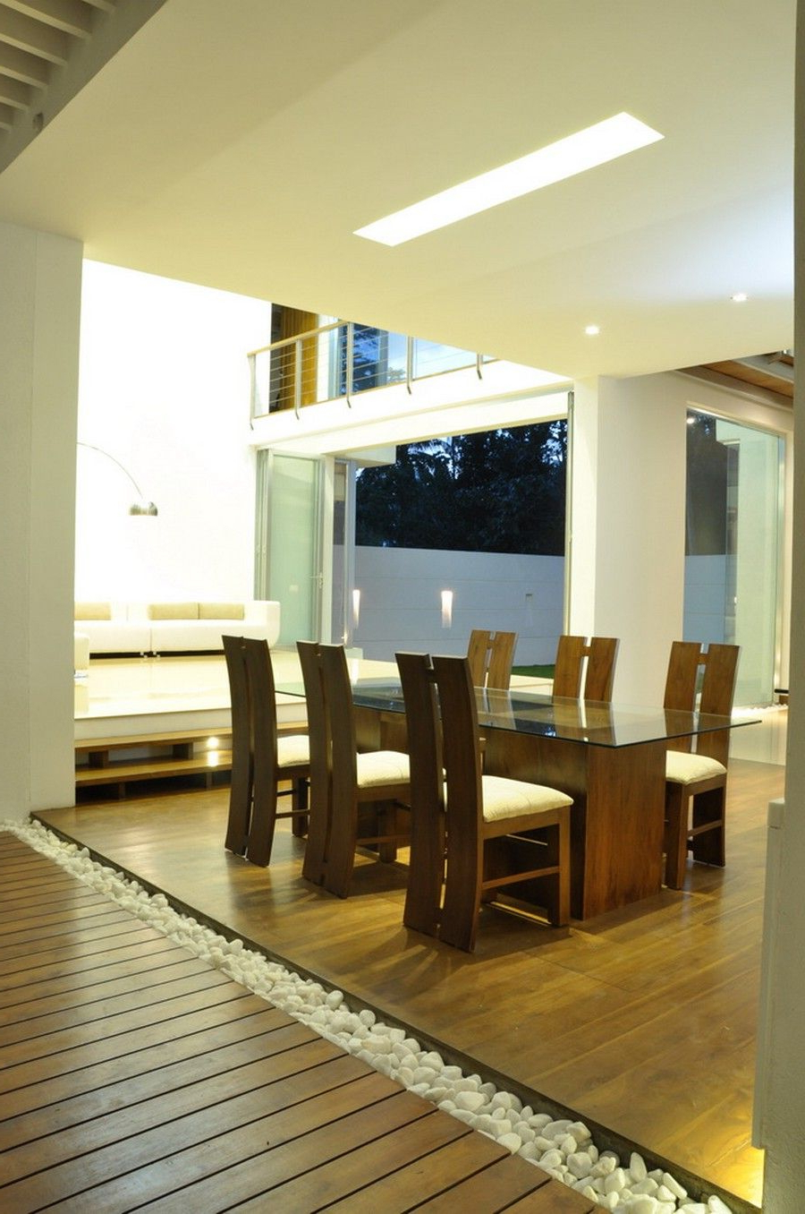 Contemporary Family Home In Sri Lanka Paying Tribute To