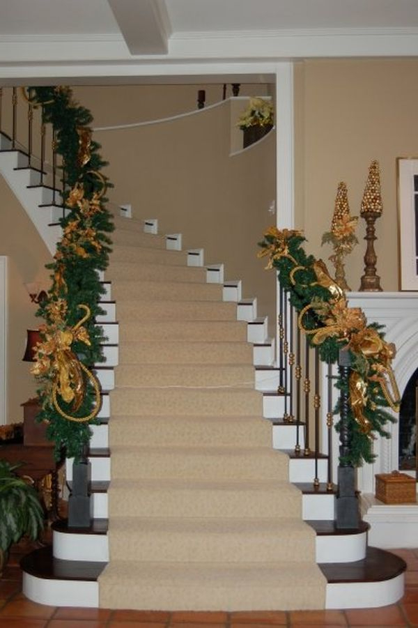 Decorate The Stairs For Christmas 30 Beautiful Ideas