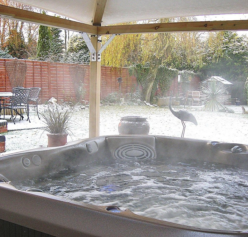 Incredible Suitable Outdoor Hot Tub Enclosures On Budget Ideas
