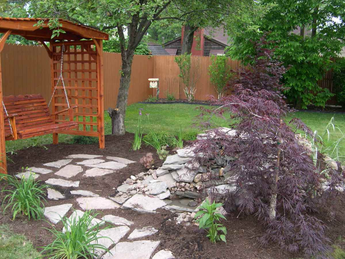 Natural Beautiful Small Backyard Designs Ideas With