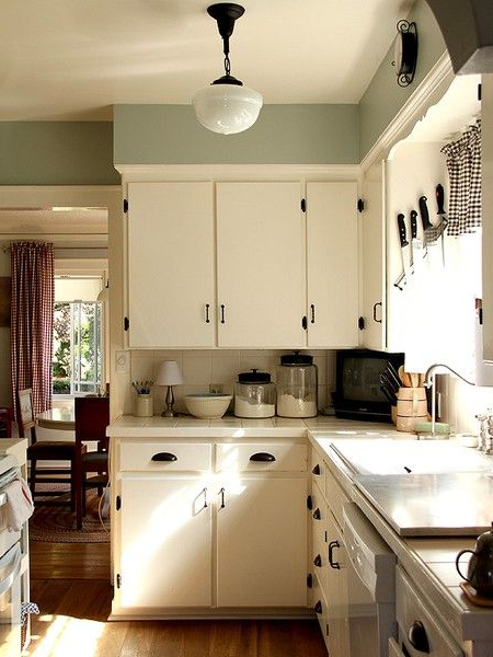 Nice Simple Little Kitchen How To Decorate With An