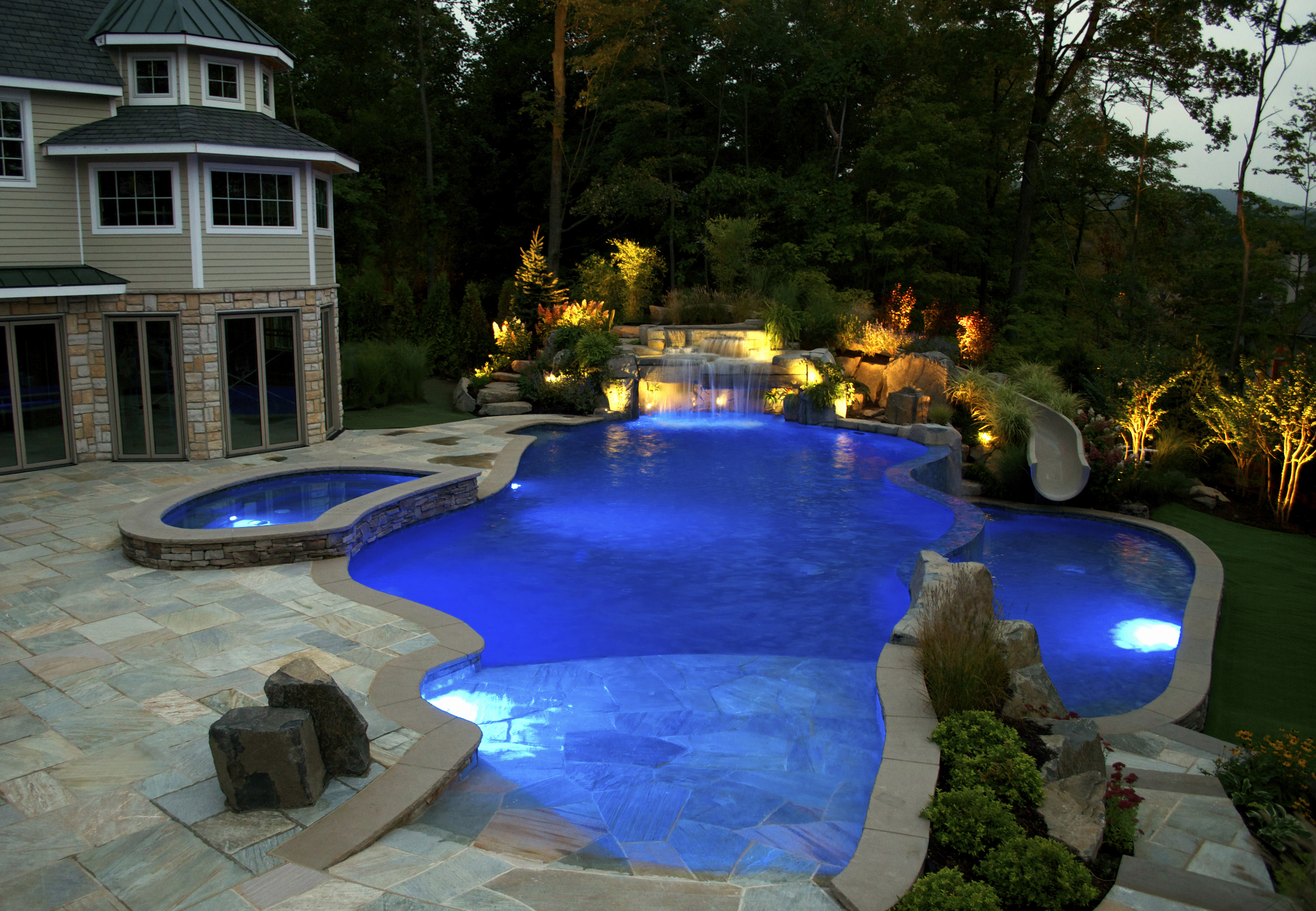 Nj Pool Company Debuts New Pool Features For Luxury