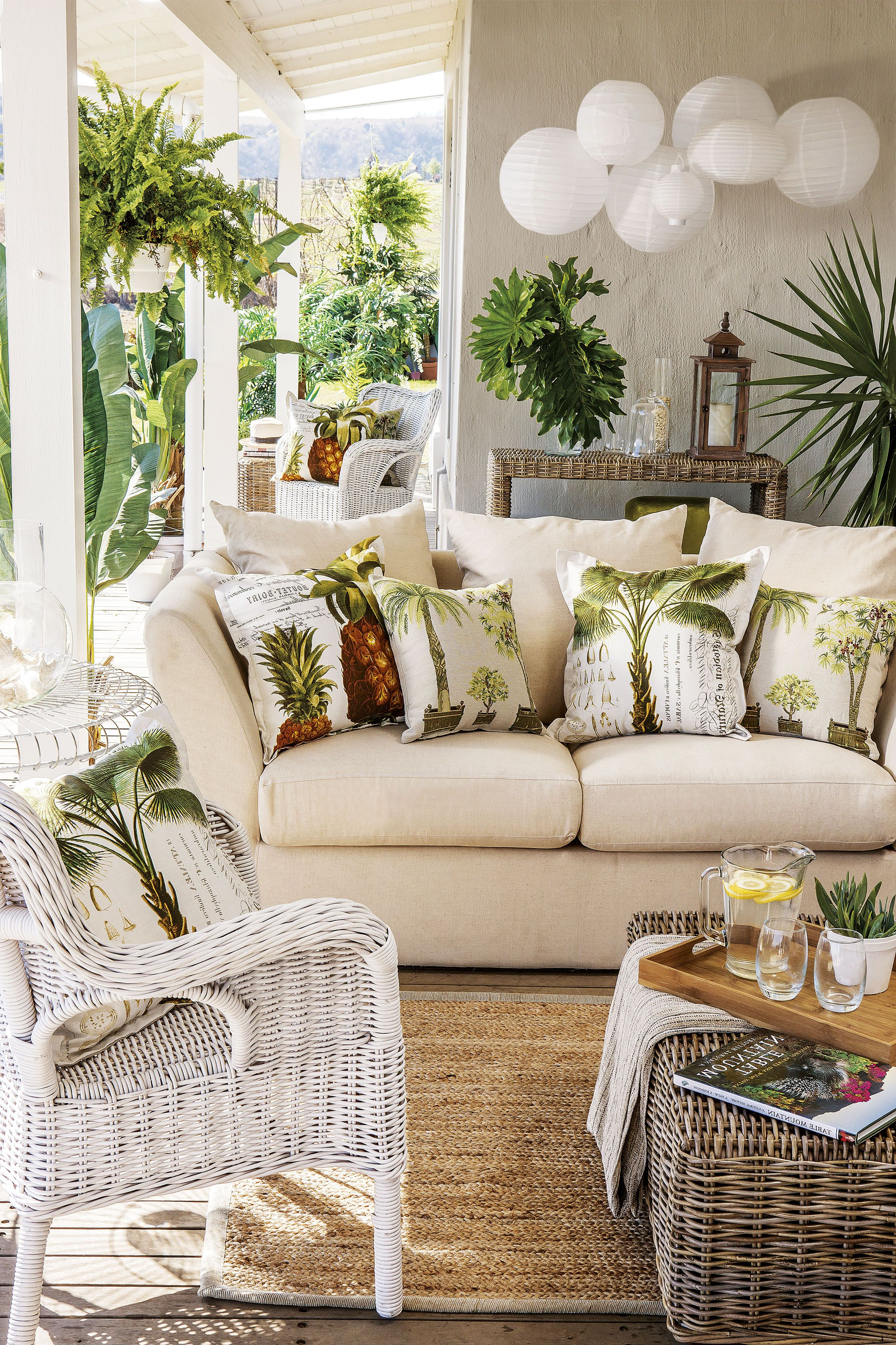 Palm Tree Sofa Amazing Tropical Living Rooms With Wicker