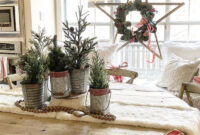 Rustic Star With A Christmas Wreath Farmhouse Decorating
