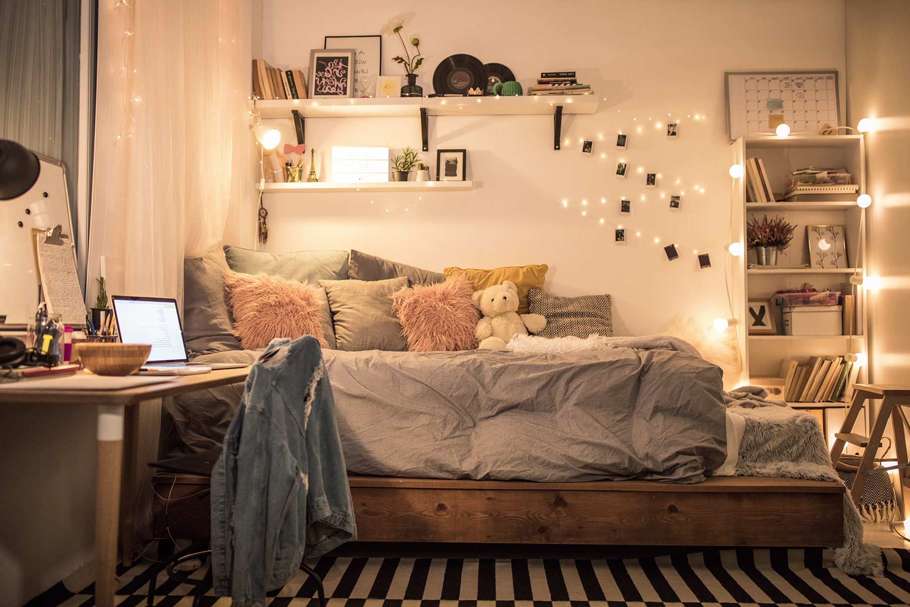 Stylish Sophisticated Ways To Decorate A Dorm Room