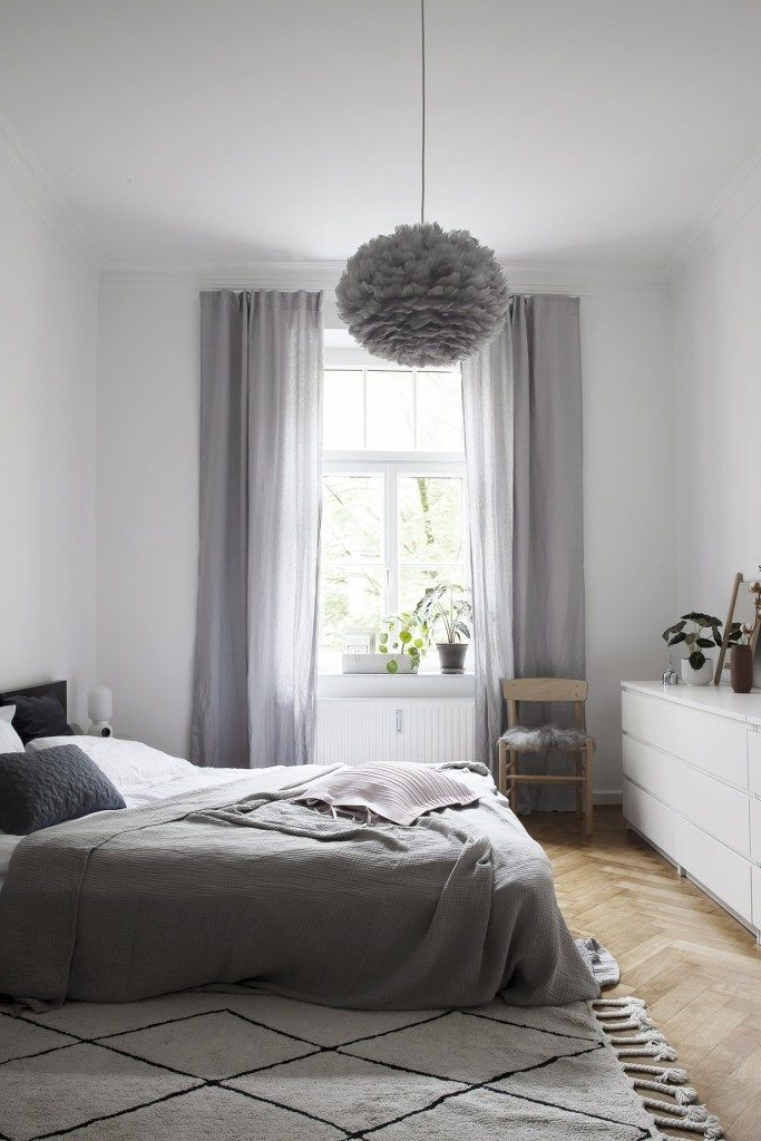 Try A Minimalist Bedroom Design For Less Stress And A Good