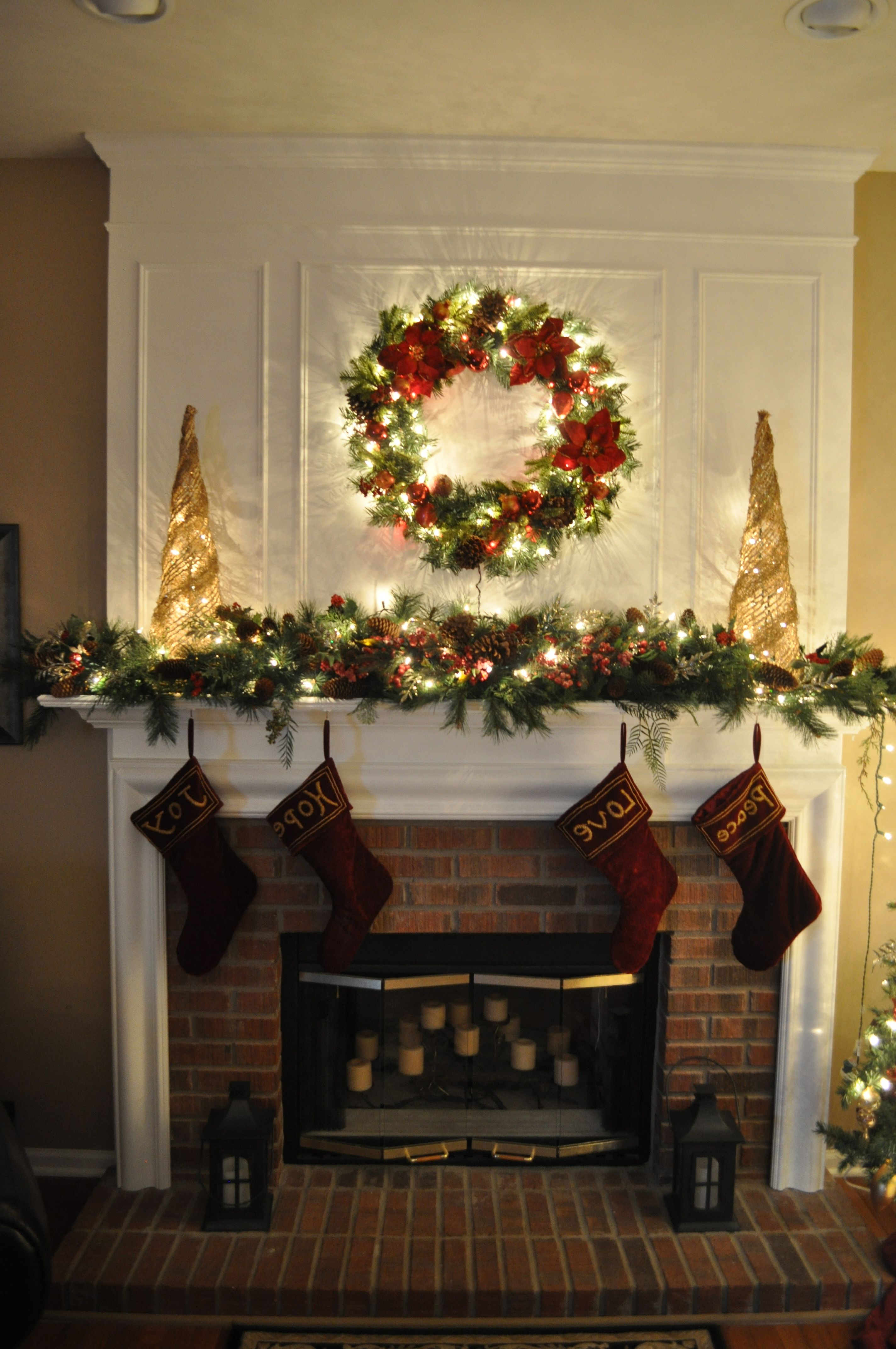 Wendys O Mantle A Section Or Two Of Full Pine Garland